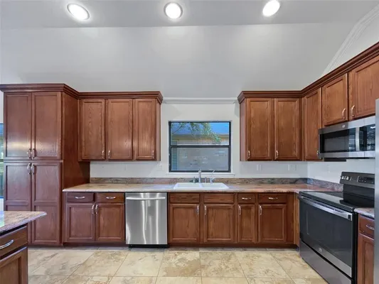 Property Slideshow image 3 of 20 | 11308 southerland dr, Denton, TX, 76207