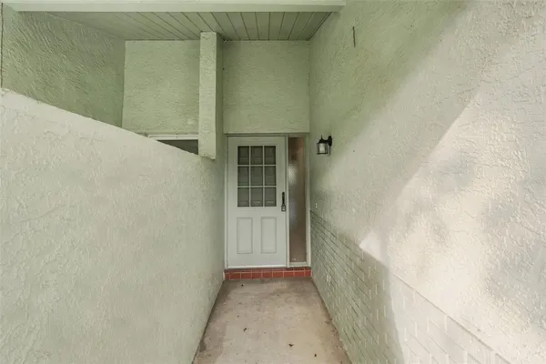 Property Slideshow image 2 of 57 | 2529 lancaster dr, Sun City Center, FL, 33573