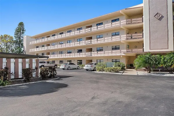 Property Slideshow image 2 of 29 | 6188 80th st n unit 303, St Petersburg, FL, 33709