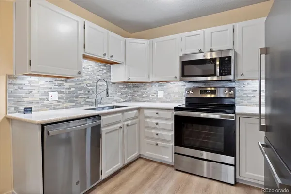 Property Slideshow image 2 of 18 | 3022 s wheeling way 311, Aurora, CO, 80014