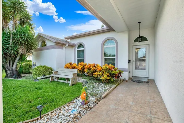 Property Slideshow image 2 of 28 | 5924 willow creek ct, New Port Richey, FL, 34655