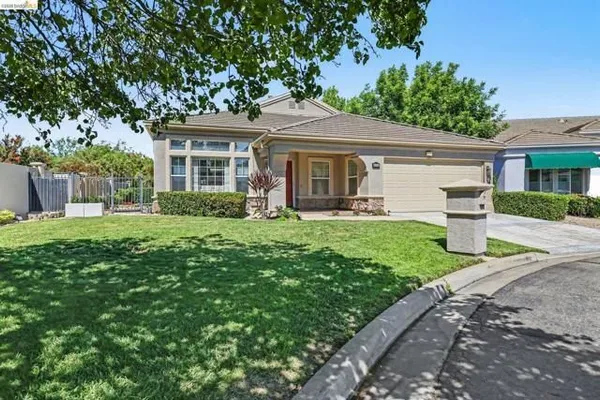 Property Slideshow image 3 of 41 | 424 gravenstein ter, Brentwood (Cc), CA, 94513