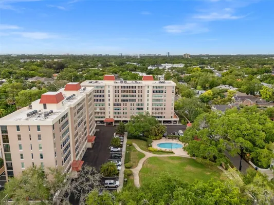 Property Slideshow image 2 of 24 | 2403 s ardson pl 702b, Tampa, FL, 33629