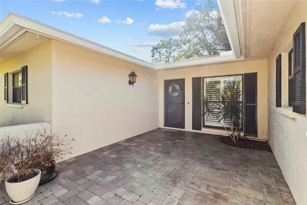 Property Slideshow image 3 of 38 | 7143 fairway bend ln, Sarasota, FL, 34243
