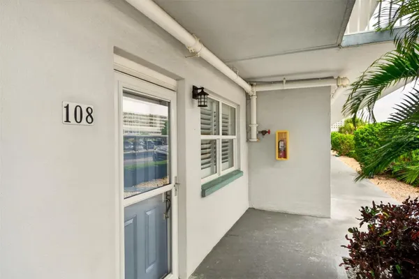 Property Slideshow image 2 of 99 | 5925 shore blvd 108, Gulfport, FL, 33707
