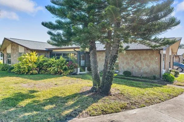 Property Slideshow image 2 of 37 | 2850 highlands blvd a, Palm Harbor, FL, 34684