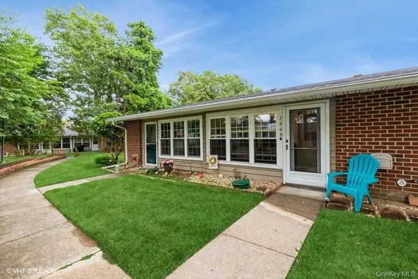 Property Slideshow image 2 of 22 | 166 ventry ct b, Ridge, NY, 11961