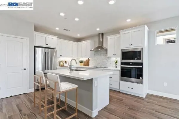 Property Slideshow image 2 of 25 | 1808 cresthaven st, Brentwood (Cc), CA, 94513