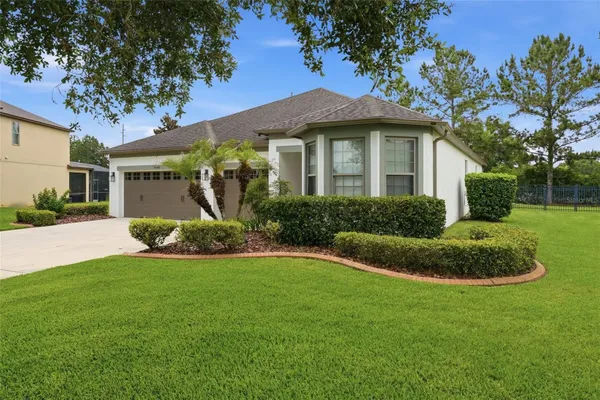 Property Slideshow image 3 of 50 | 30040 donnington loop, Mount Dora, FL, 32757