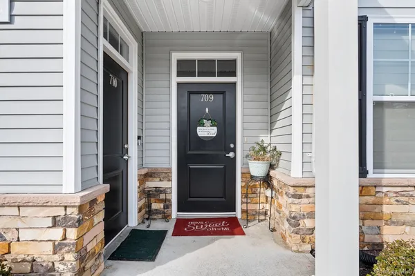 Property Slideshow image 2 of 32 | 709 breton way, Glen Cove, NY, 11542