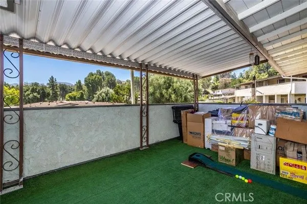 Property Slideshow image 3 of 34 | 19716 avenue of the oaks, Newhall, CA, 91321