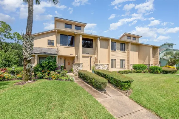 Property Slideshow image 3 of 26 | 133 blue heron dr c, Daytona Beach, FL, 32119