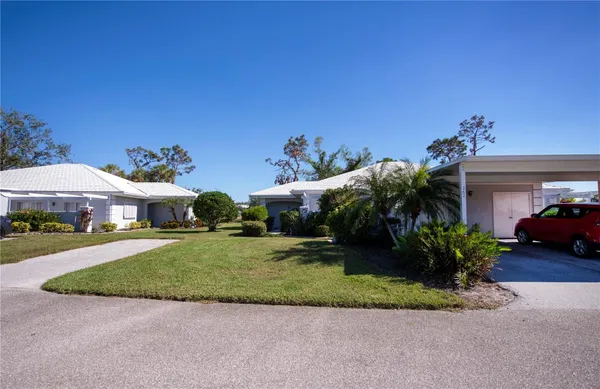 Property Slideshow image 2 of 59 | 262 cerromar way 53, Venice, FL, 34293