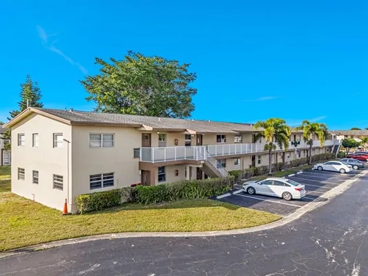 Property Slideshow image 2 of 22 | 601 nw 78th ter apt 203, Margate, FL, 33063