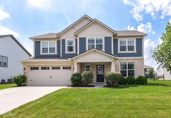 Property Slideshow image 3 of 39 | 9686 ridgecrest ln, Mccordsville, IN, 46055