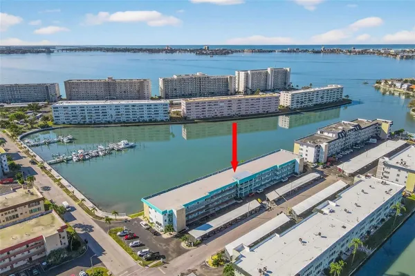 Property Slideshow image 2 of 41 | 5940 30th ave 203, Gulfport, FL, 33707