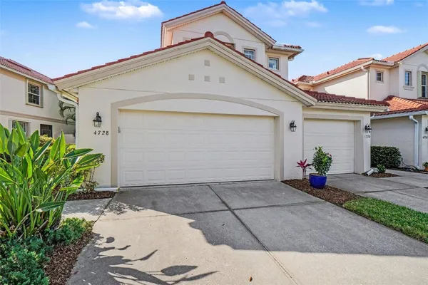 Property Slideshow image 3 of 53 | 4728 club dr # 101, Port Charlotte, FL, 33953