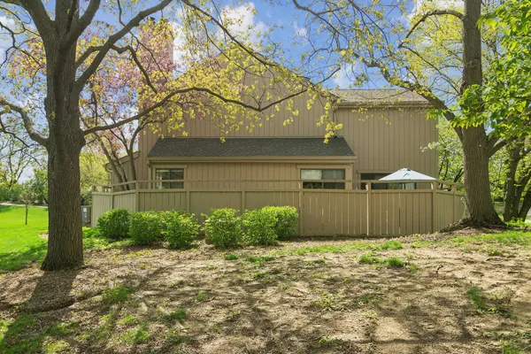 Property Slideshow image 3 of 42 | 471 old barn rd, Lake Barrington, IL, 60010