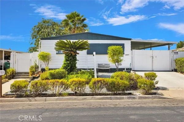 Property Slideshow image 3 of 49 | 38591 via escarlata, Murrieta, CA, 92563