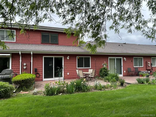 Property Slideshow image 2 of 29 | 506 drew dr, Smithtown, NY, 11780
