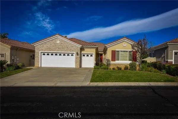 Property Slideshow image 2 of 34 | 956 gleneagles rd, Beaumont, CA, 92223
