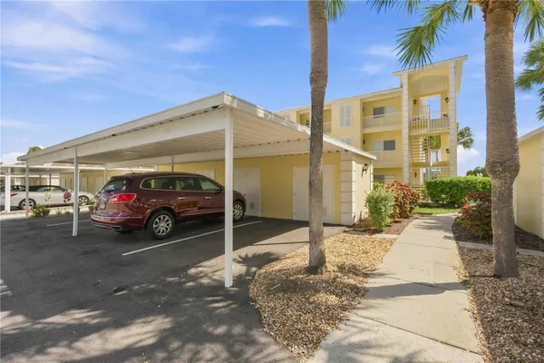 Property Slideshow image 2 of 61 | 406 cerromar cir 328, Venice, FL, 34293