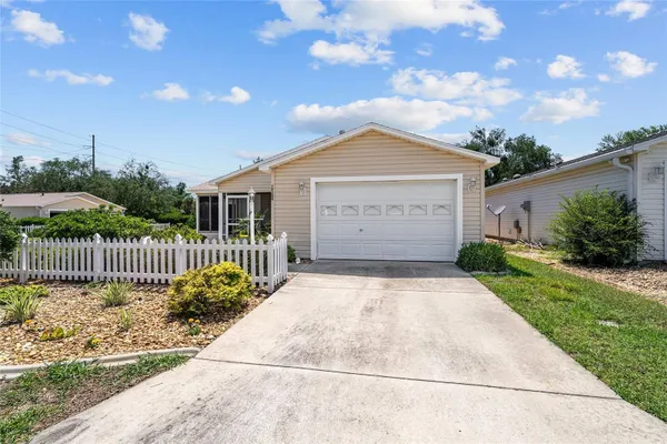 Property Slideshow image 3 of 40 | 17300 se 93rd heyward ave, The Villages, FL, 32162