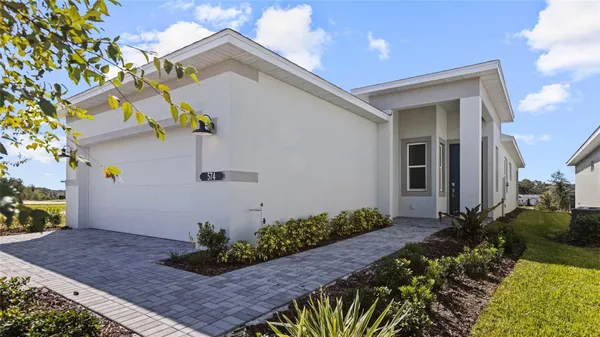 Property Slideshow image 2 of 36 | 574 hammock oaks blvd, Lady Lake, FL, 32159