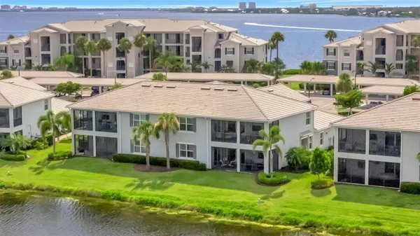 Property Slideshow image 3 of 69 | 947 tidewater shores loop, Bradenton, FL, 34208