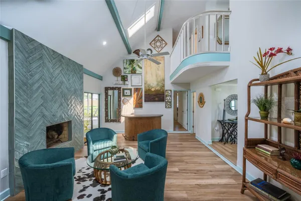 Property Slideshow image 2 of 71 | 5005 canterbury dr, Sarasota, FL, 34243