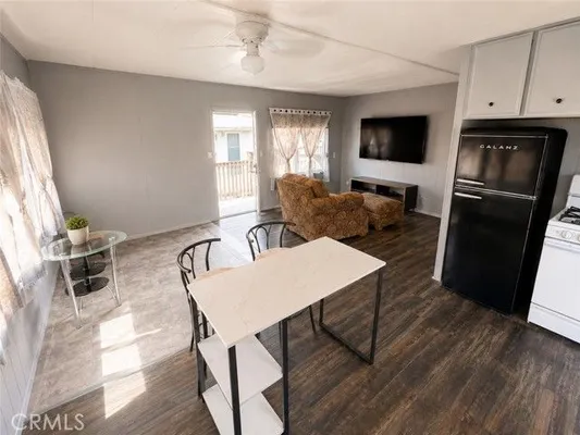 Property Slideshow image 3 of 9 | 22325 us hwy 33, Apple Valley, CA, 92308