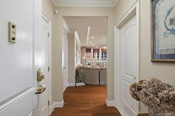 Property Slideshow image 2 of 25 | 318 roosevelt way, North Hempstead, NY, 11590