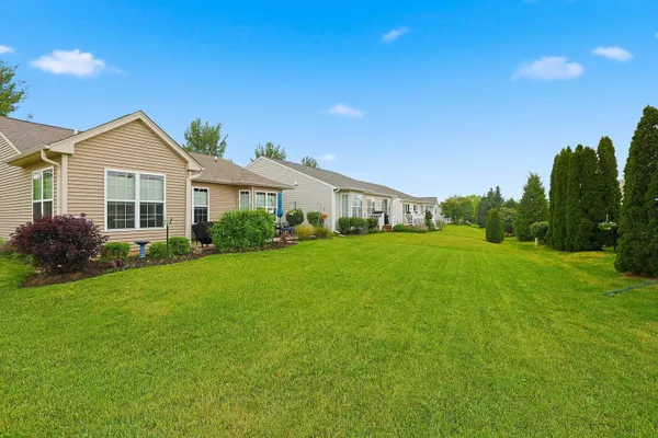 Property Slideshow image 2 of 12 | 11926 borhart dr, Huntley, IL, 60142