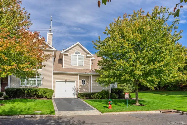 Property Slideshow image 3 of 32 | 48 avery ln, Miller Place, NY, 11764