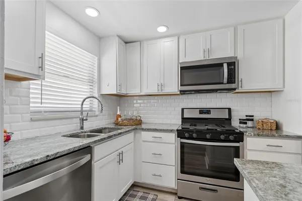 Property Slideshow image 3 of 37 | 5980 shore blvd 909, Gulfport, FL, 33707