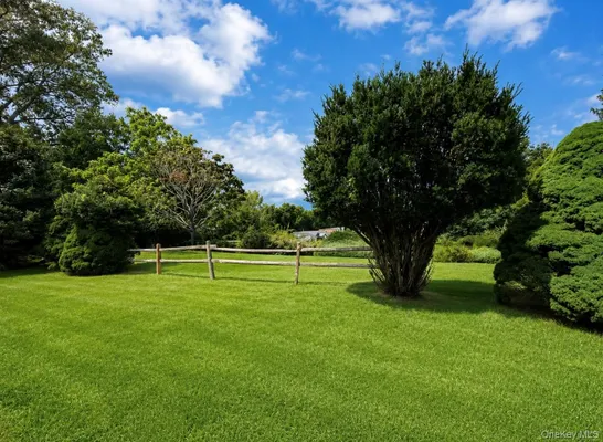 Property Slideshow image 3 of 17 | 545 stratford ln, Brookhaven, NY, 11961