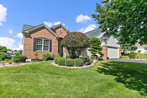 Property Slideshow image 2 of 56 | 12552 pheasant ridge dr, Huntley, IL, 60142