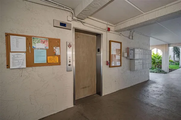 Property Slideshow image 3 of 68 | 841 patricia ave 306, Dunedin, FL, 34698