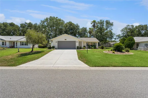Property Slideshow image 2 of 31 | 27211 racquet cir, Leesburg, FL, 34748