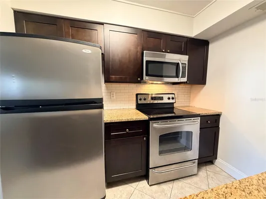 Property Slideshow image 2 of 10 | 4507 3rd street cir 275, Bradenton, FL, 34207