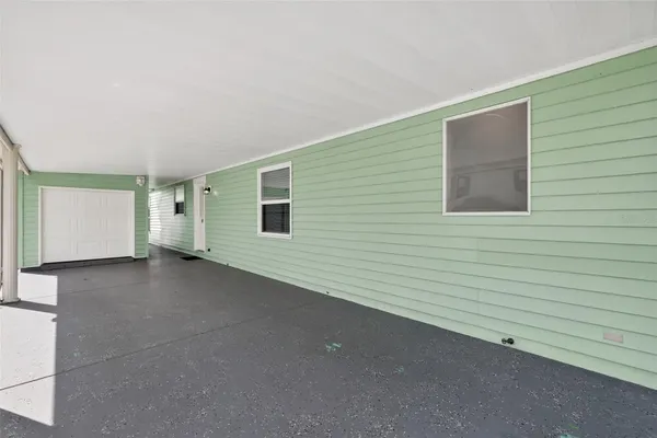 Property Slideshow image 2 of 30 | 1604 kiley ct, Lady Lake, FL, 32159