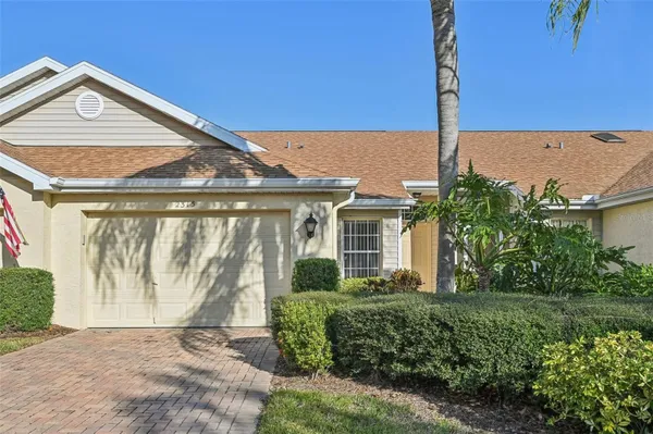 Property Slideshow image 2 of 57 | 2315 new orchard ct 40, Sun City Center, FL, 33573