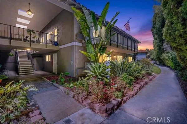 Property Slideshow image 3 of 40 | 2232 via puerta a, Laguna Woods, CA, 92637