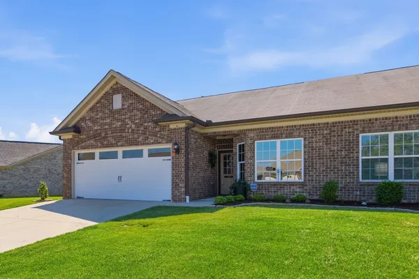 Property Slideshow image 3 of 32 | 4604 boxcroft cir, Mount Juliet, TN, 37122