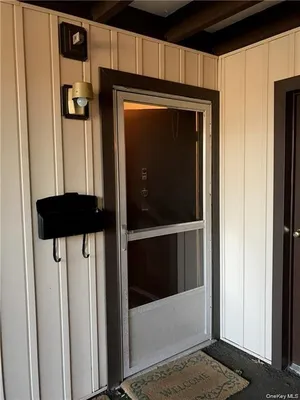 Property Slideshow image 3 of 22 | 17 hastings ct a, Yorktown, NY, 10598