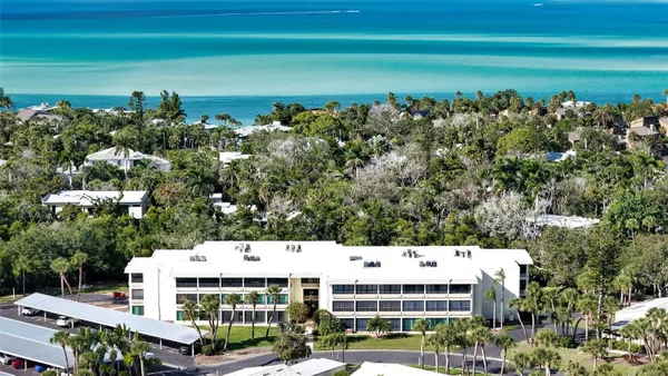 Property Slideshow image 3 of 72 | 225 hourglass way 106, Sarasota, FL, 34242