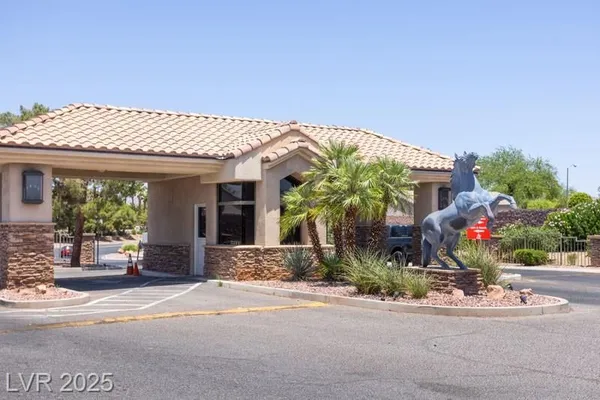 Property Slideshow image 2 of 43 | 5935 saddle horse ave, Las Vegas, NV, 89122