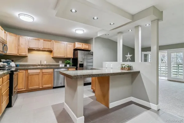 Property Slideshow image 2 of 50 | 610 s clinton st 3d, Denver, CO, 80247