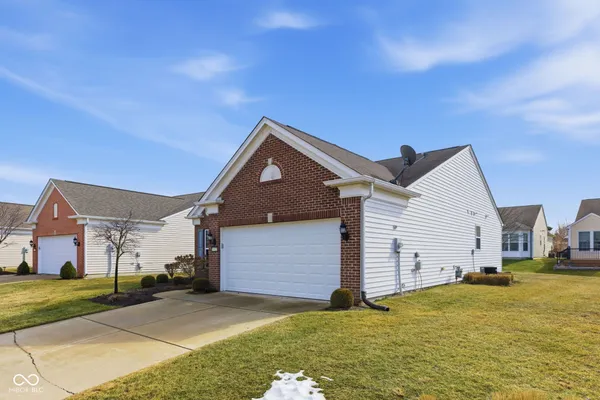 Property Slideshow image 3 of 42 | 15921 marsala dr, Fishers, IN, 46037