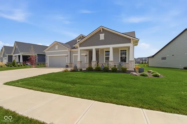 Property Slideshow image 2 of 57 | 2877 buchanan ln, Westfield, IN, 46074